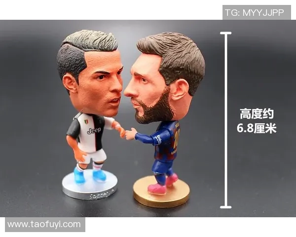 C罗足球明星手办精美图片展示与收藏价值解析
